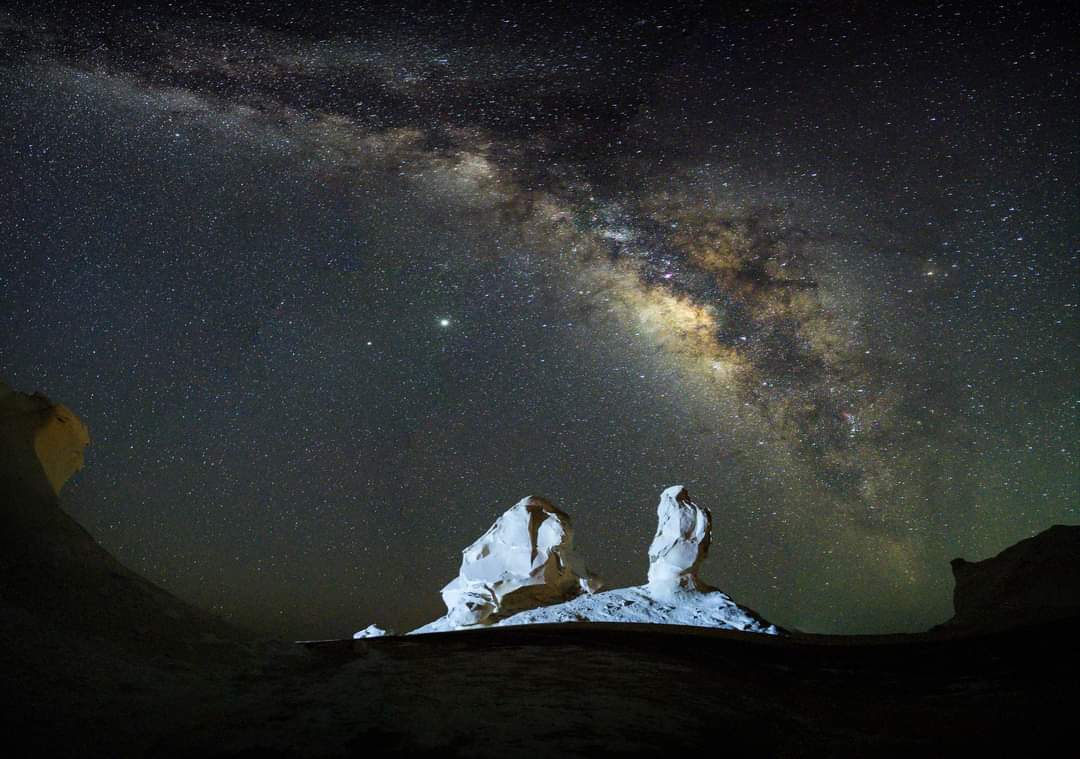 A treasure of Wonders of EgyptA white desert that makes you feel like visiting another planet
