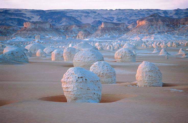 A treasure of Wonders of EgyptA white desert that makes you feel like visiting another planet