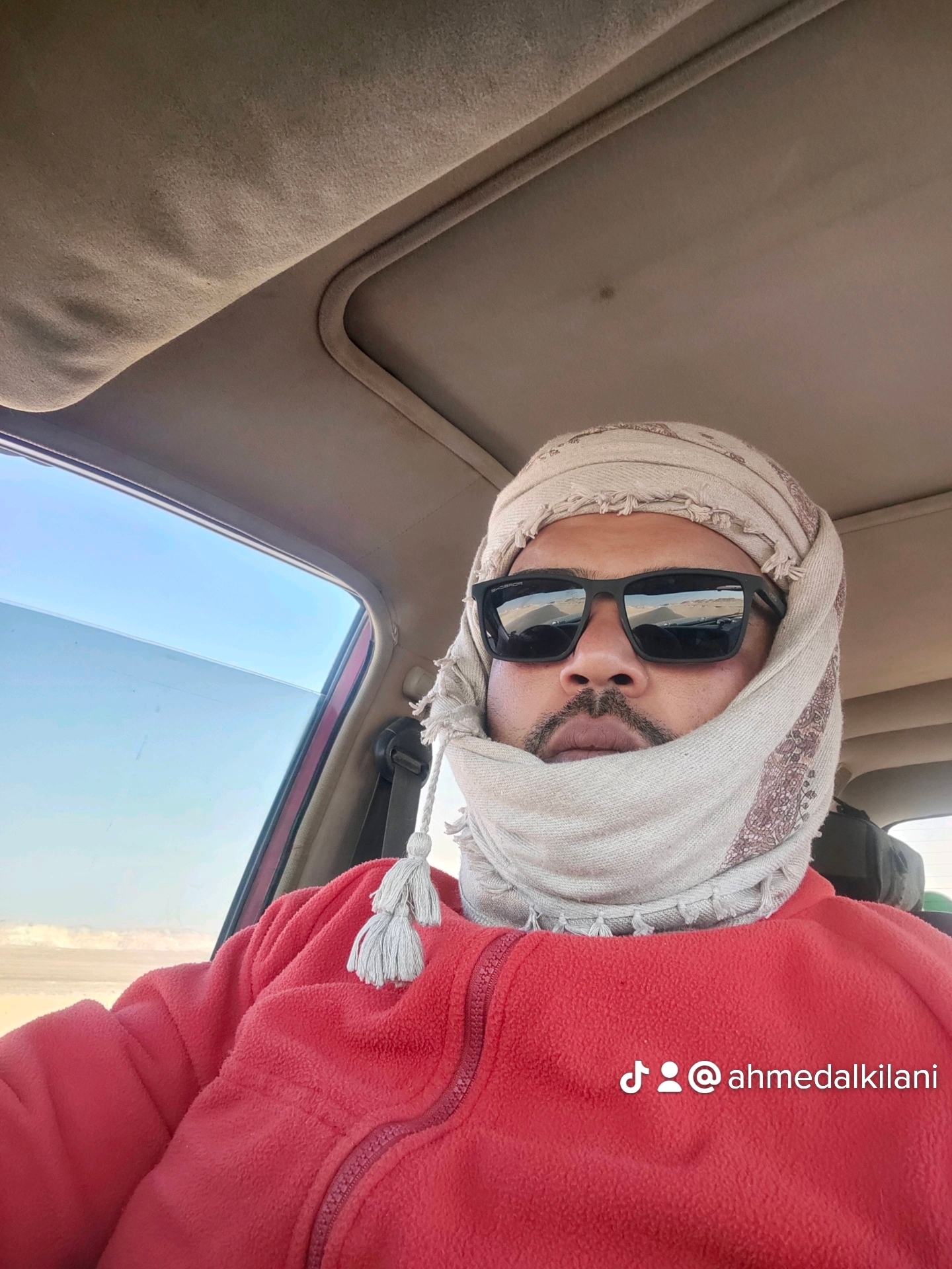 A treasure of Wonders of EgyptA white desert that makes you feel like visiting another planet