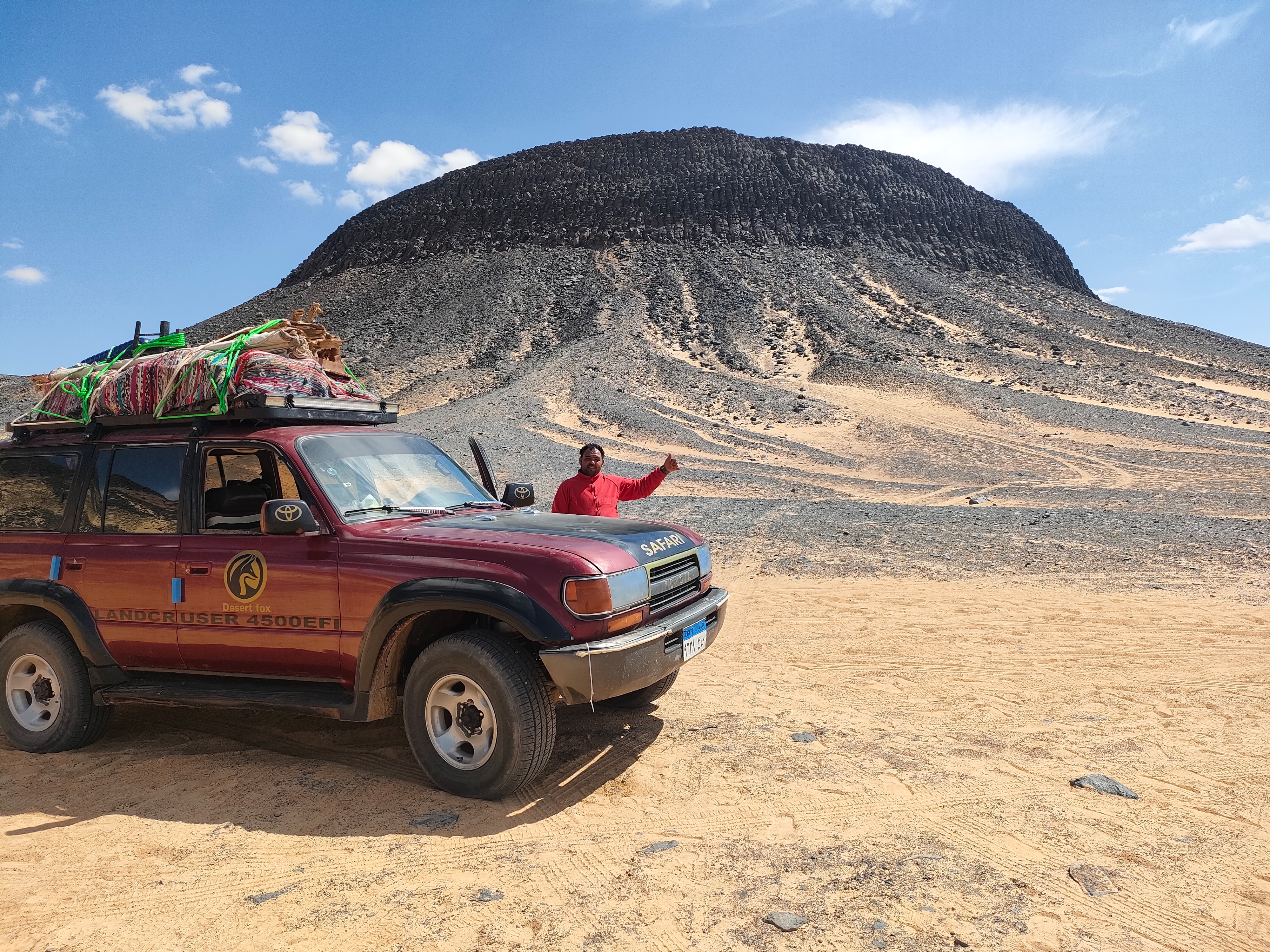 A treasure of Wonders of EgyptA white desert that makes you feel like visiting another planet
