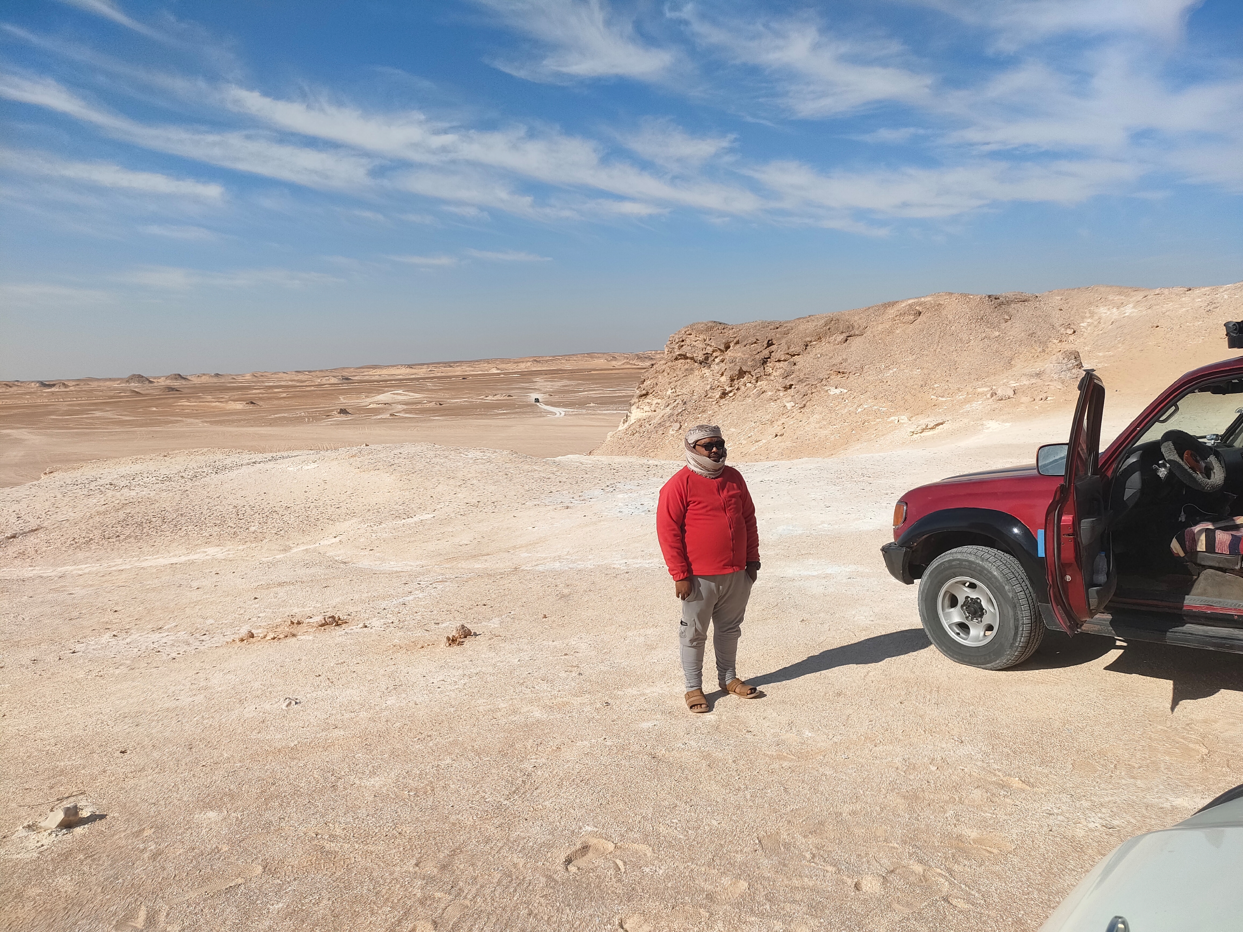 A treasure of Wonders of EgyptA white desert that makes you feel like visiting another planet