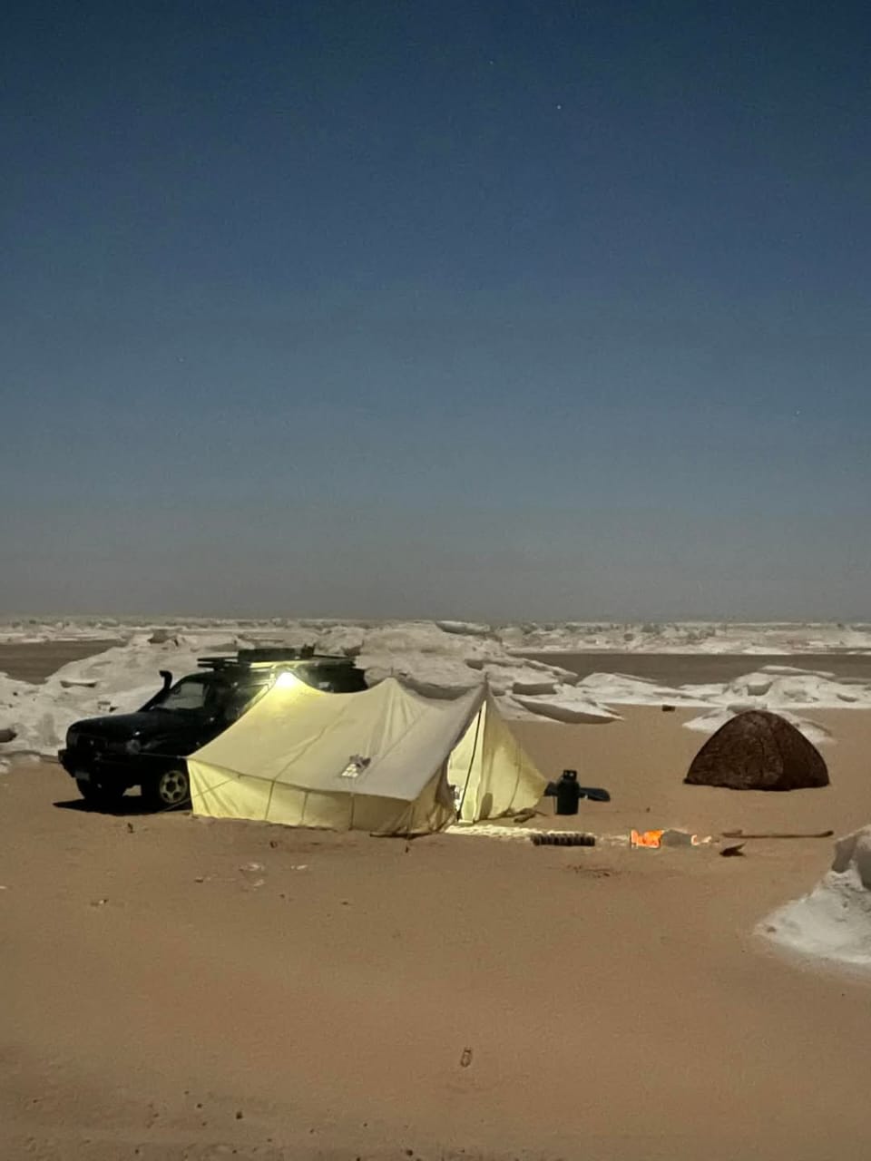 A treasure of Wonders of EgyptA white desert that makes you feel like visiting another planet
