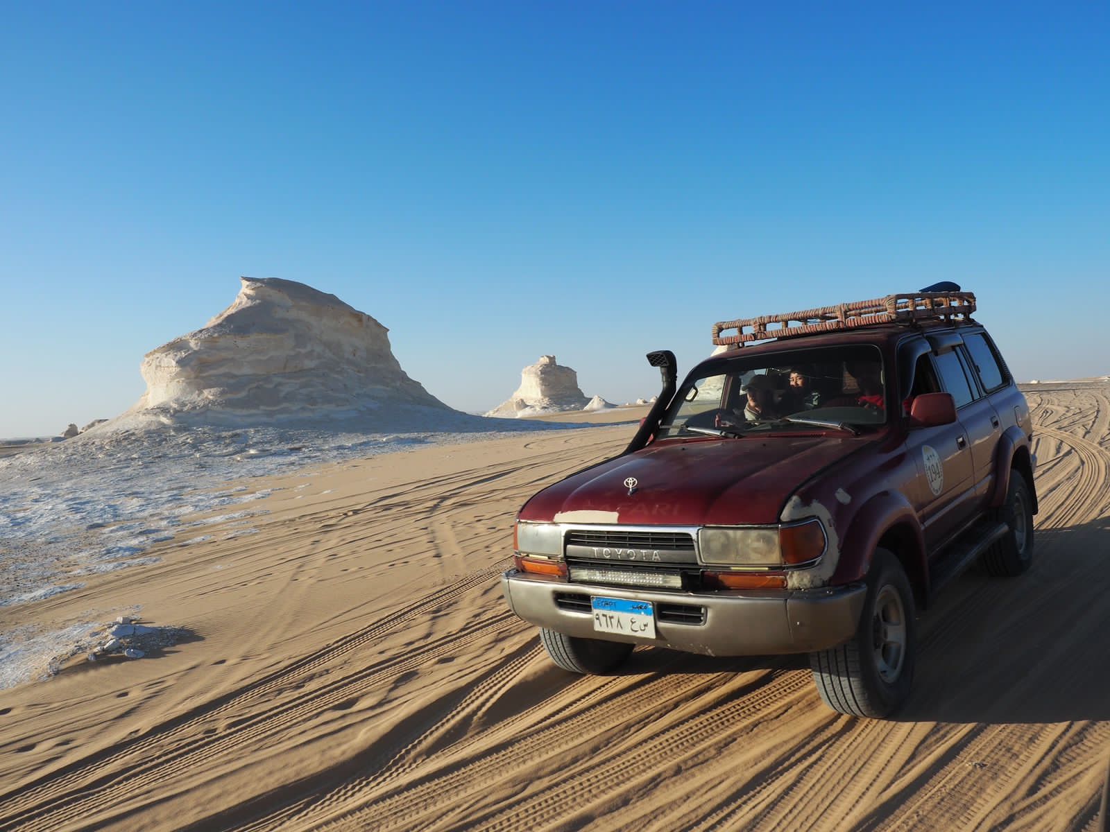 A treasure of Wonders of EgyptA white desert that makes you feel like visiting another planet